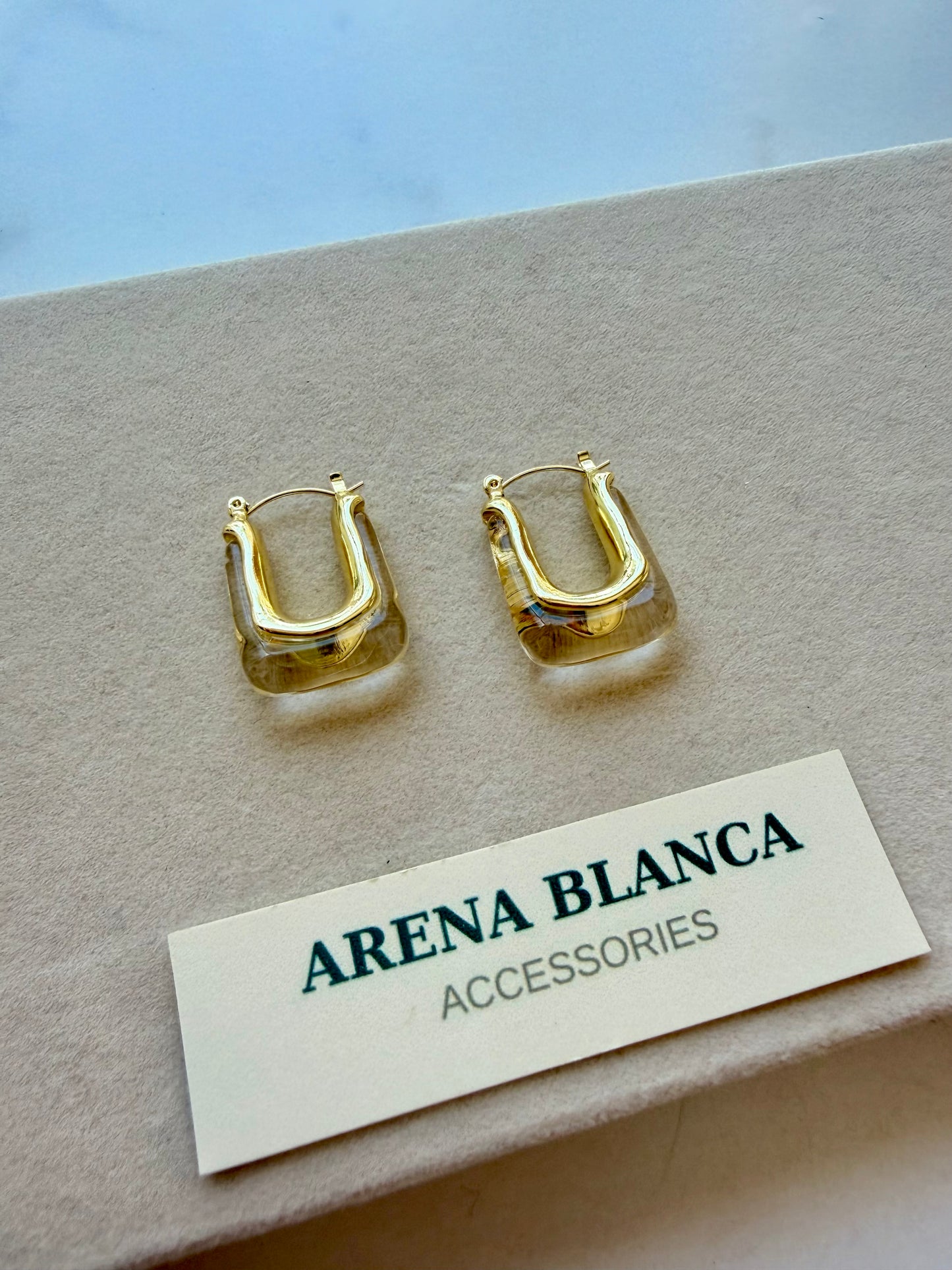 GOLDEN U GLOW EARRINGS