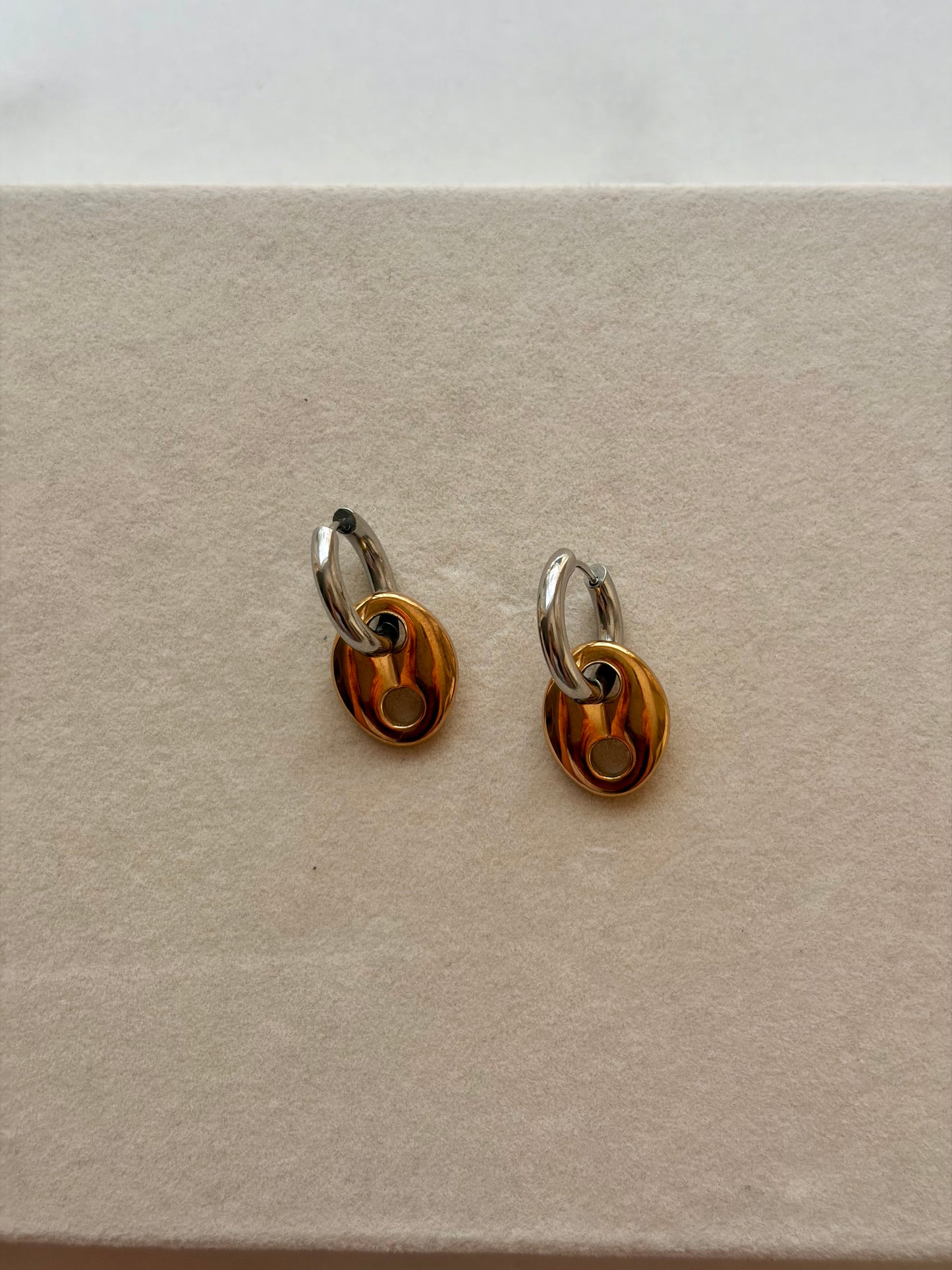 MINI OVAL DROP EARRINGS
