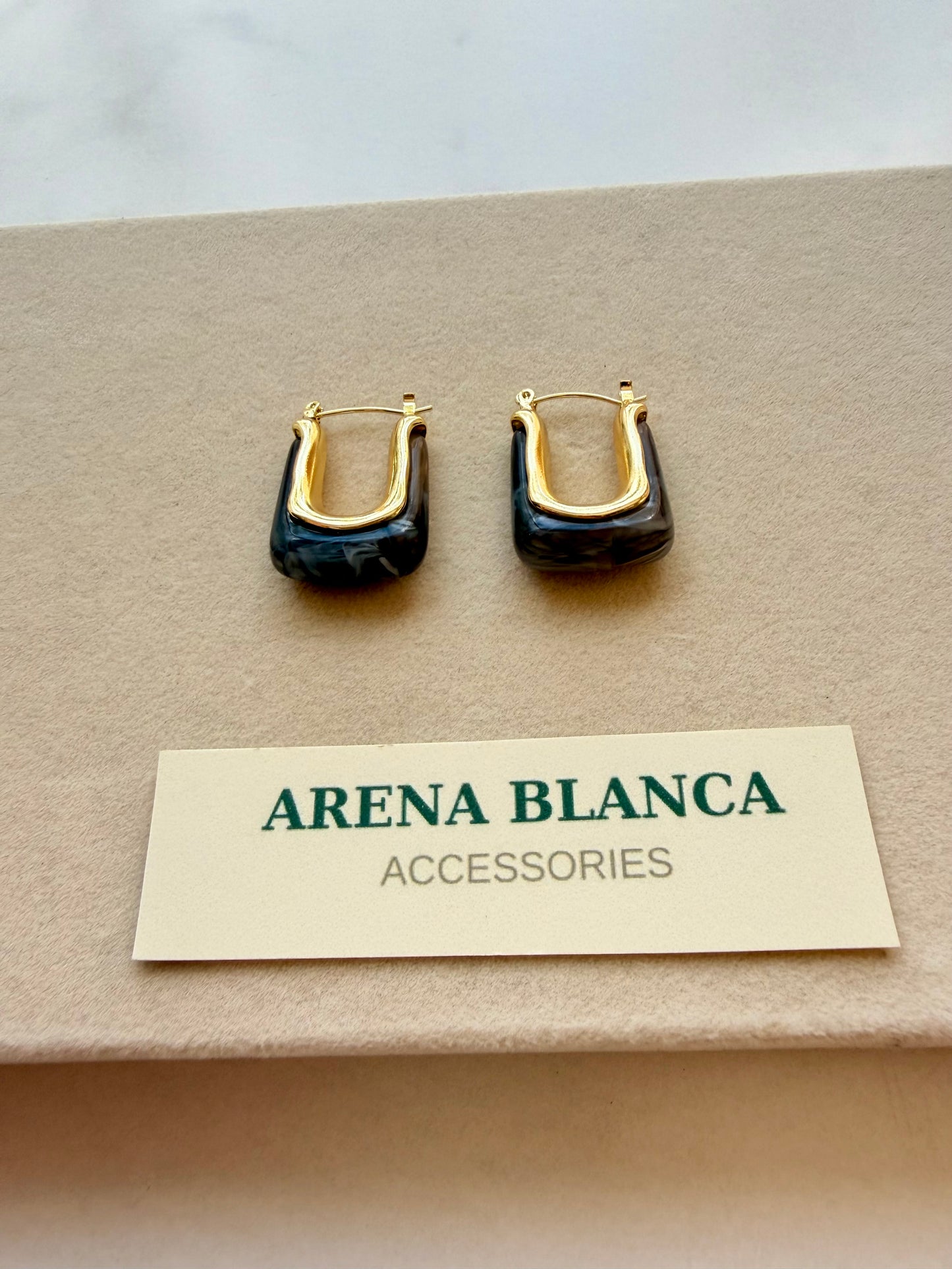 GOLDEN U GLOW EARRINGS