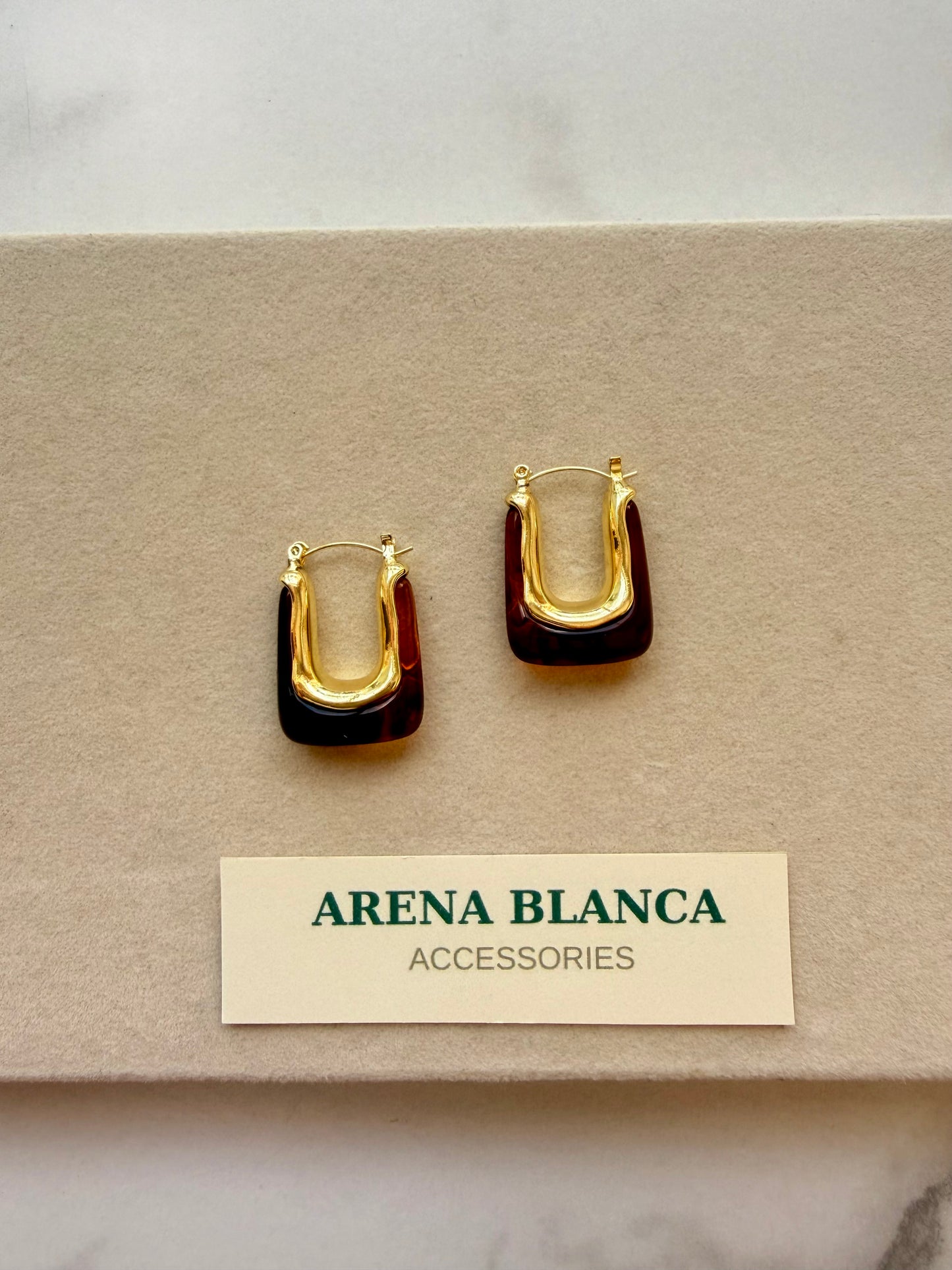 GOLDEN U GLOW EARRINGS