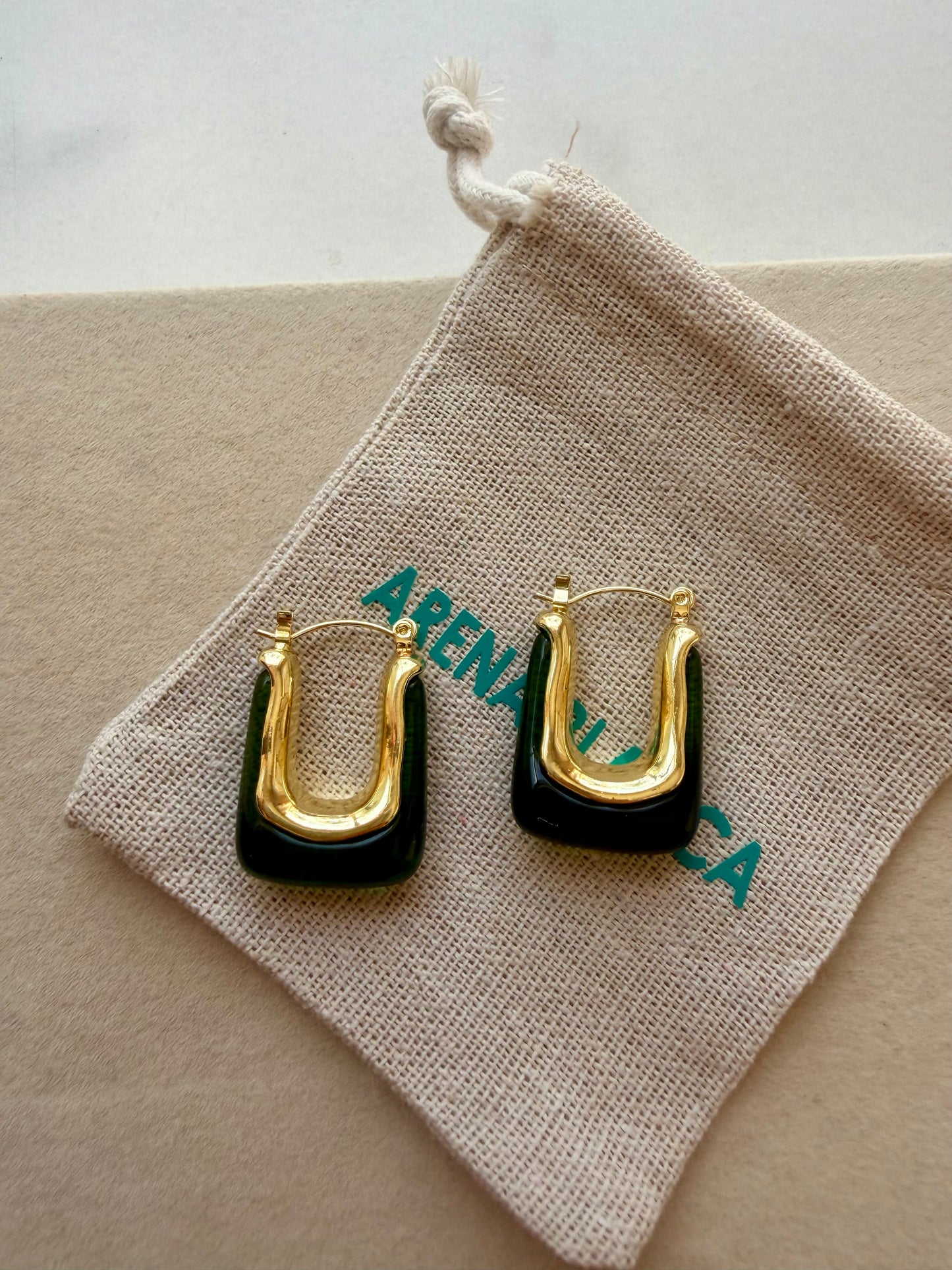GOLDEN U GLOW EARRINGS