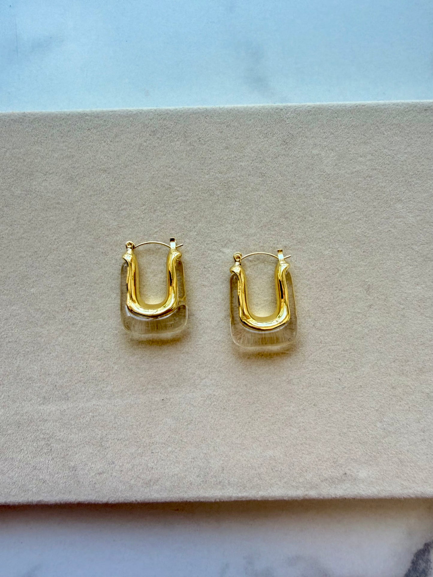 GOLDEN U GLOW EARRINGS