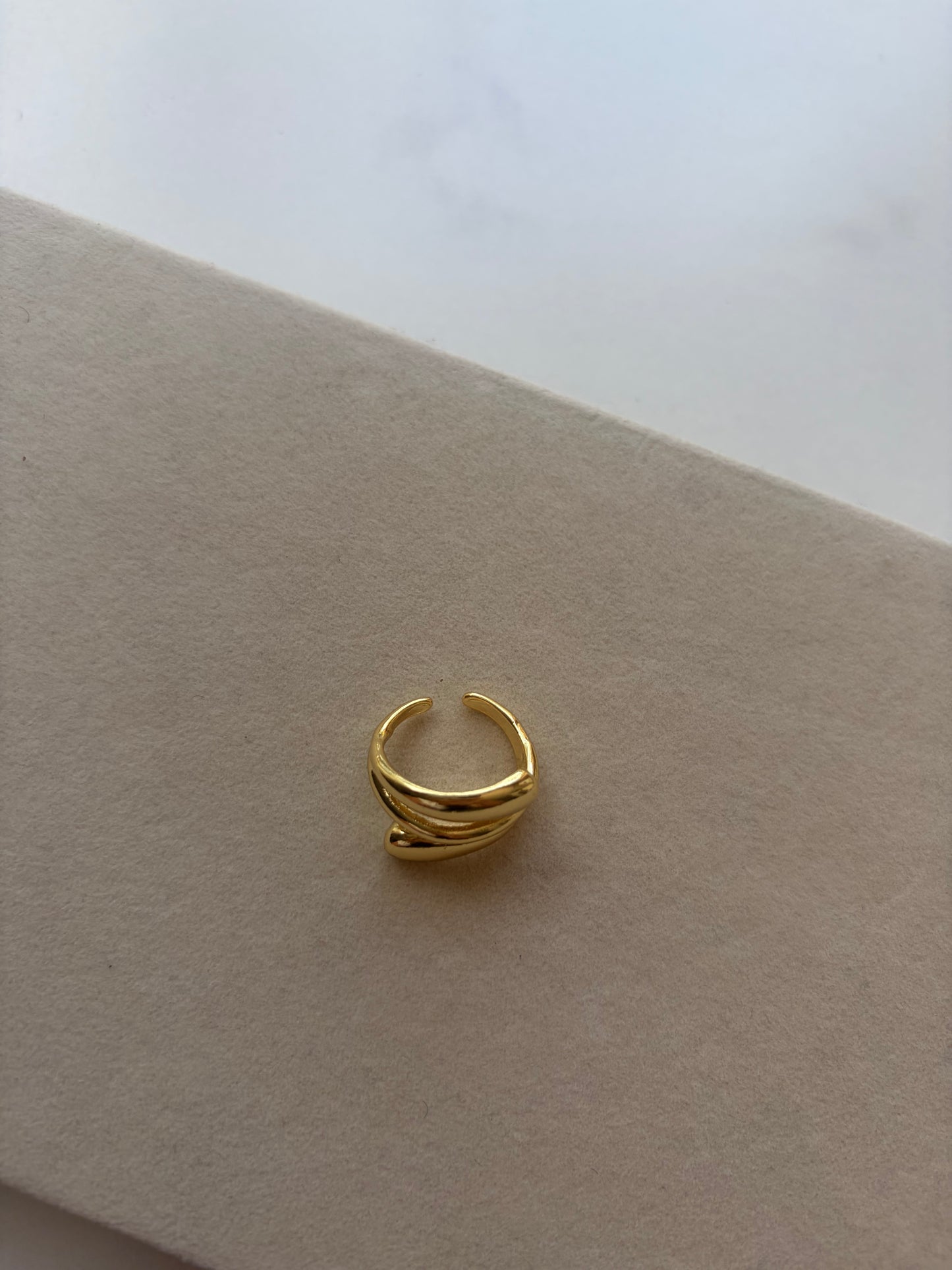 MINIMALIST WATER DROP RING